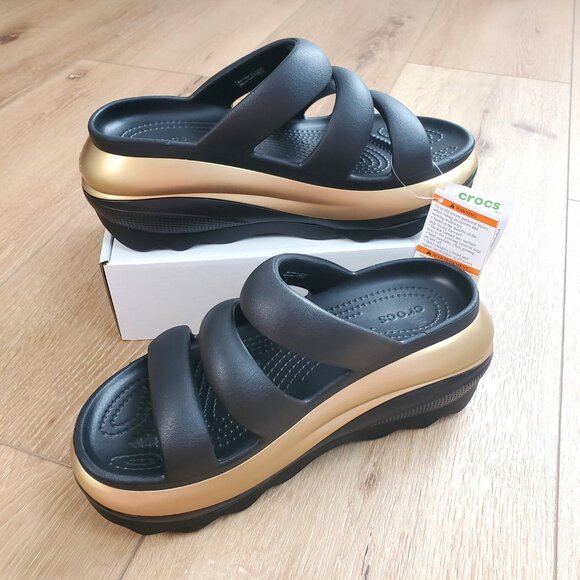 🤩😎CROCS Black and Gold Women's Sandals black 😎🤩 - Picture 2 of 5